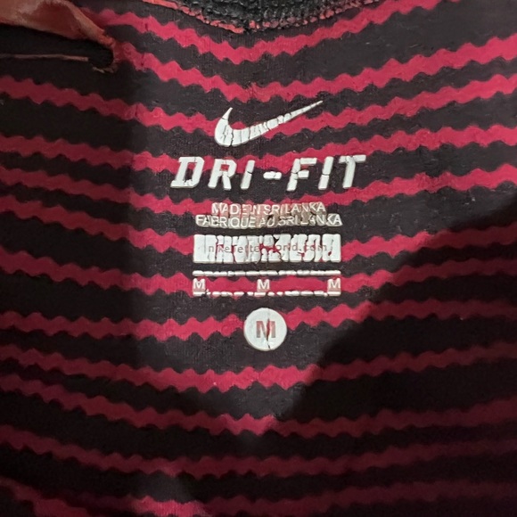 Red and black ombré Nike leggings size medium. Gently used. - Picture 5 of 7